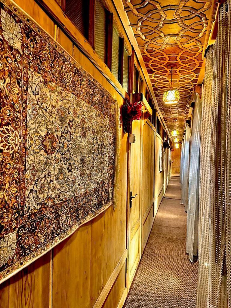 New Zealand Group Of Houseboats Hotel Srīnagar Eksteriør billede